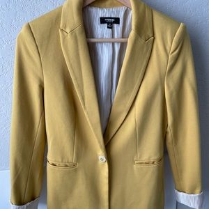 Blazer color mustard